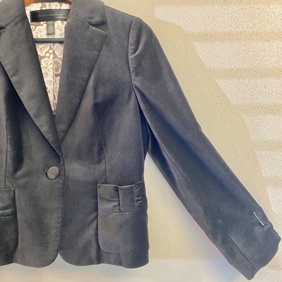 APOSTROPHE Luxury Is A State Of Mind Black Velvet Jacket Blazer Size 8 Petite - Picture 2 of 12